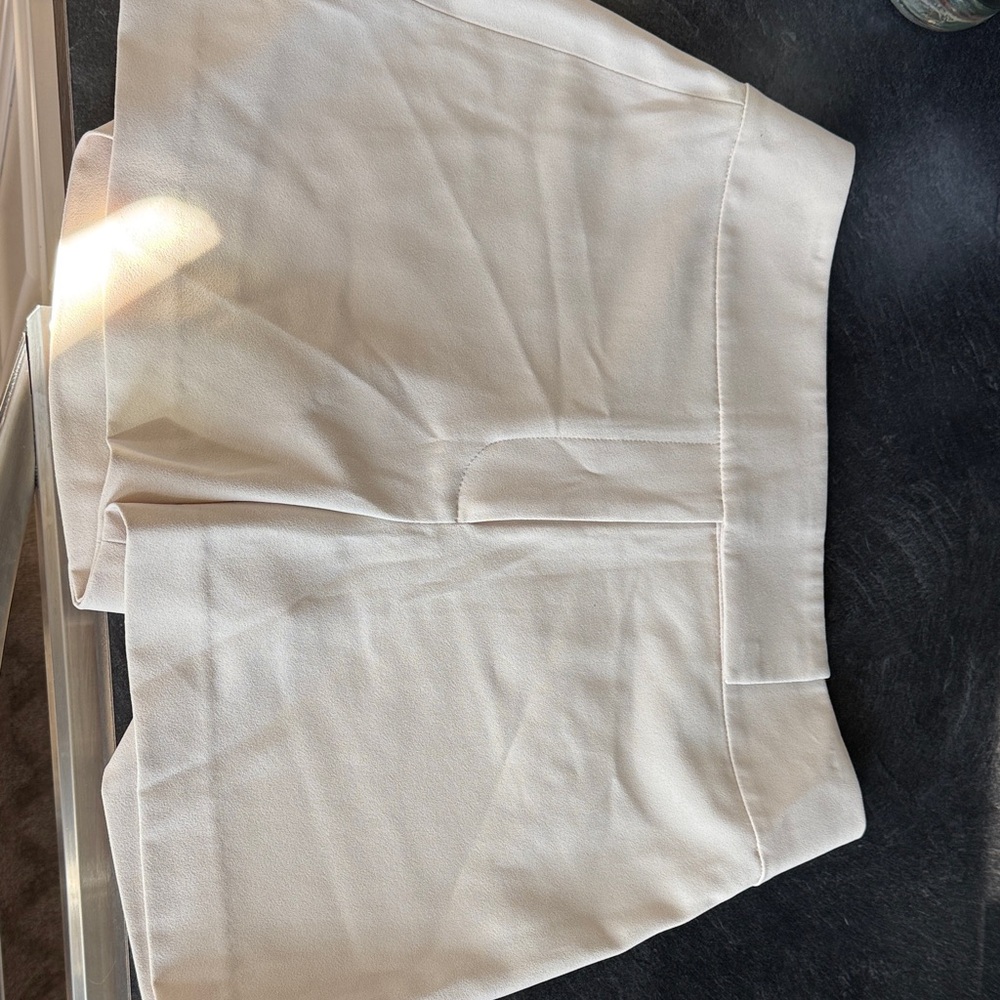 Alice + Olivia Cream Women's Shorts